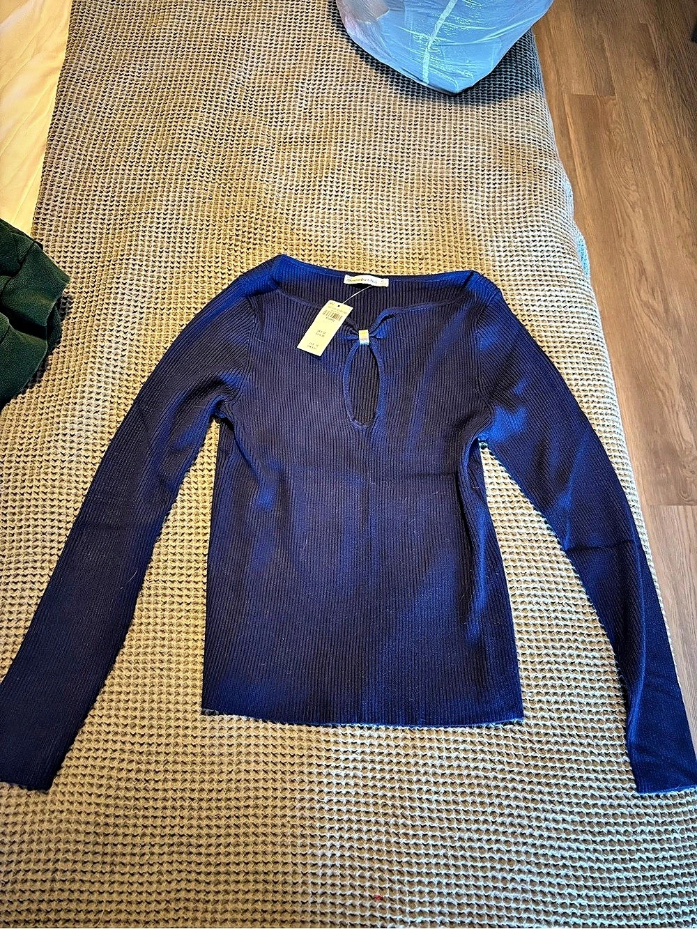 Abercrombie & Fitch Hardware Keyhole Long-Sleeve Sweater Top Blue XL
